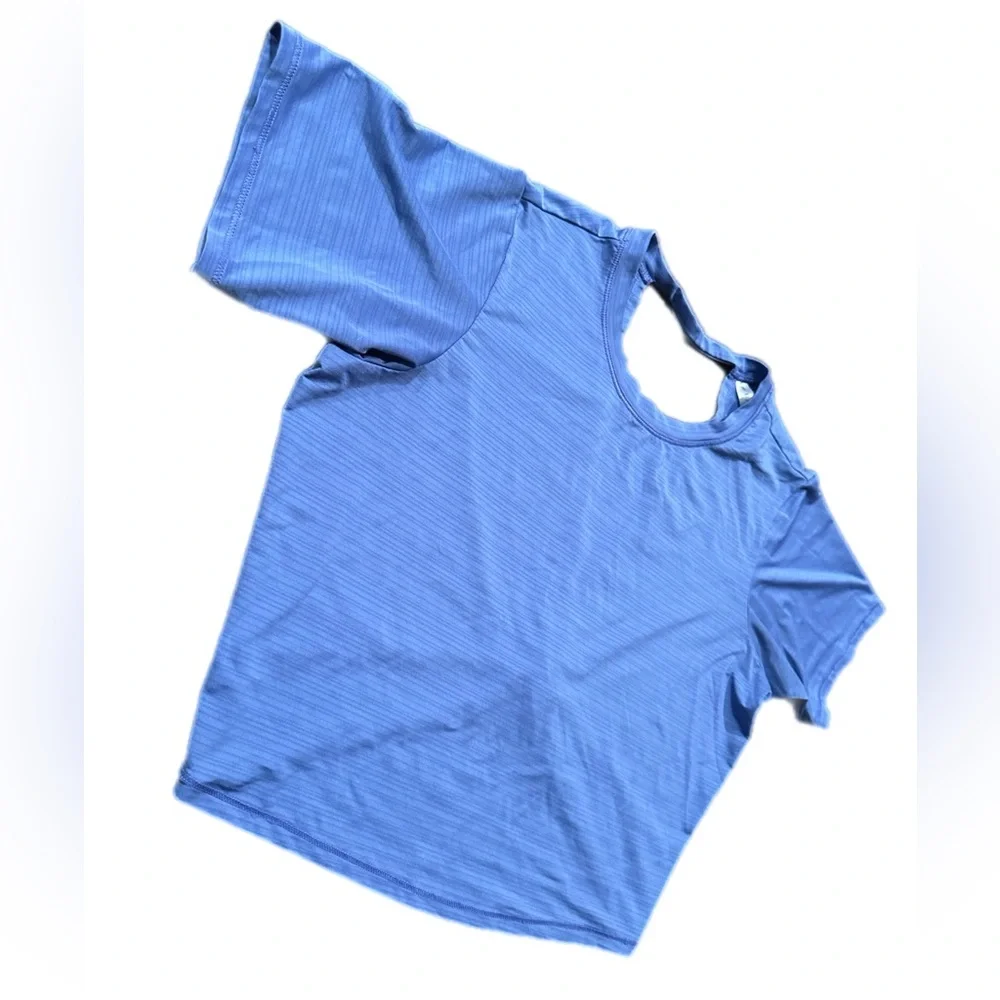 Fabletics top‎ - open in back